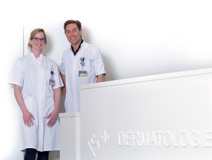 Demia Tiemes (dermatoloog) en Dick Scharn (vaatchirurg)